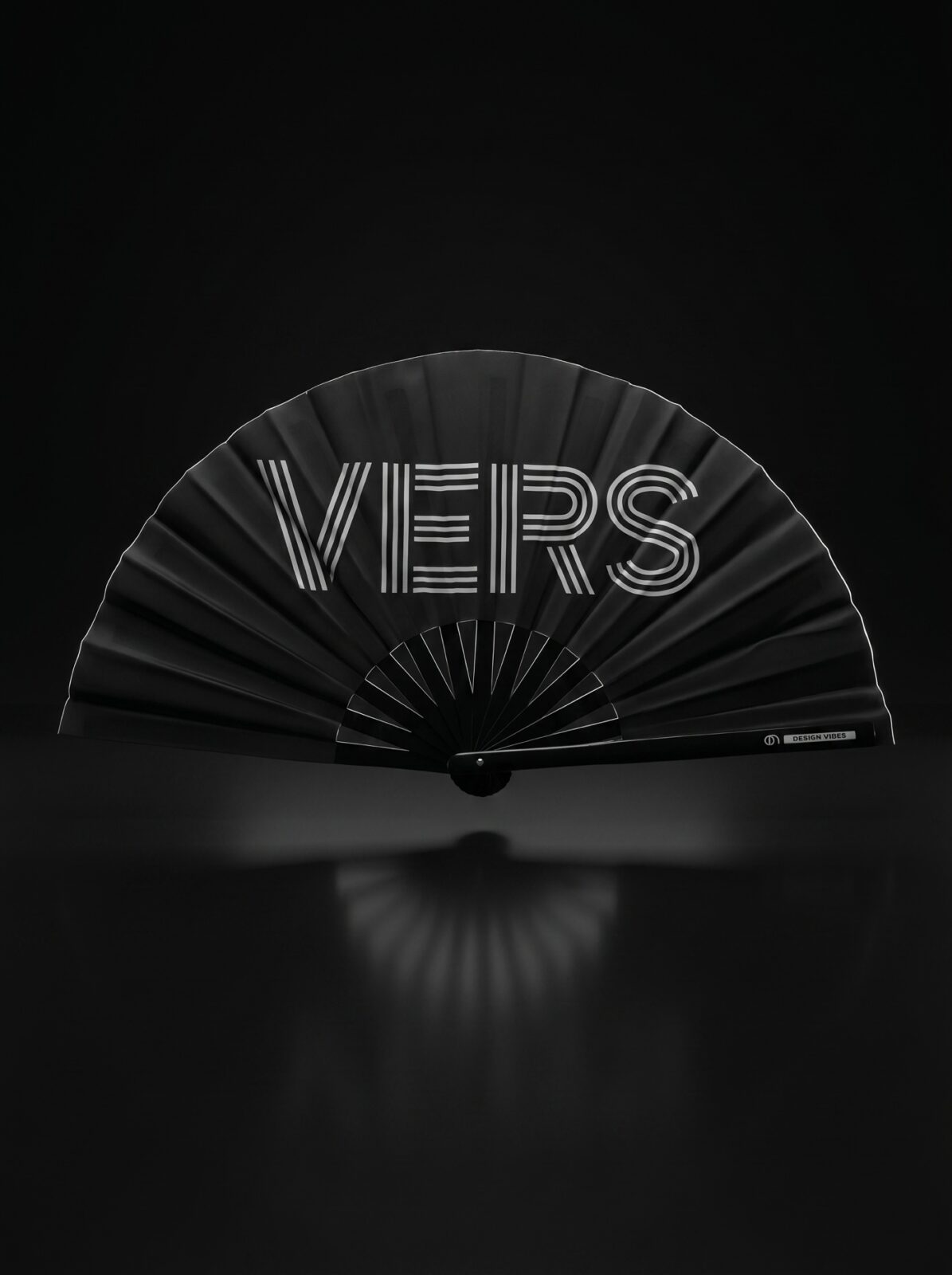 Festival Fan vějíř „VERS“ v černé barvě – statement pro Rave & CSD