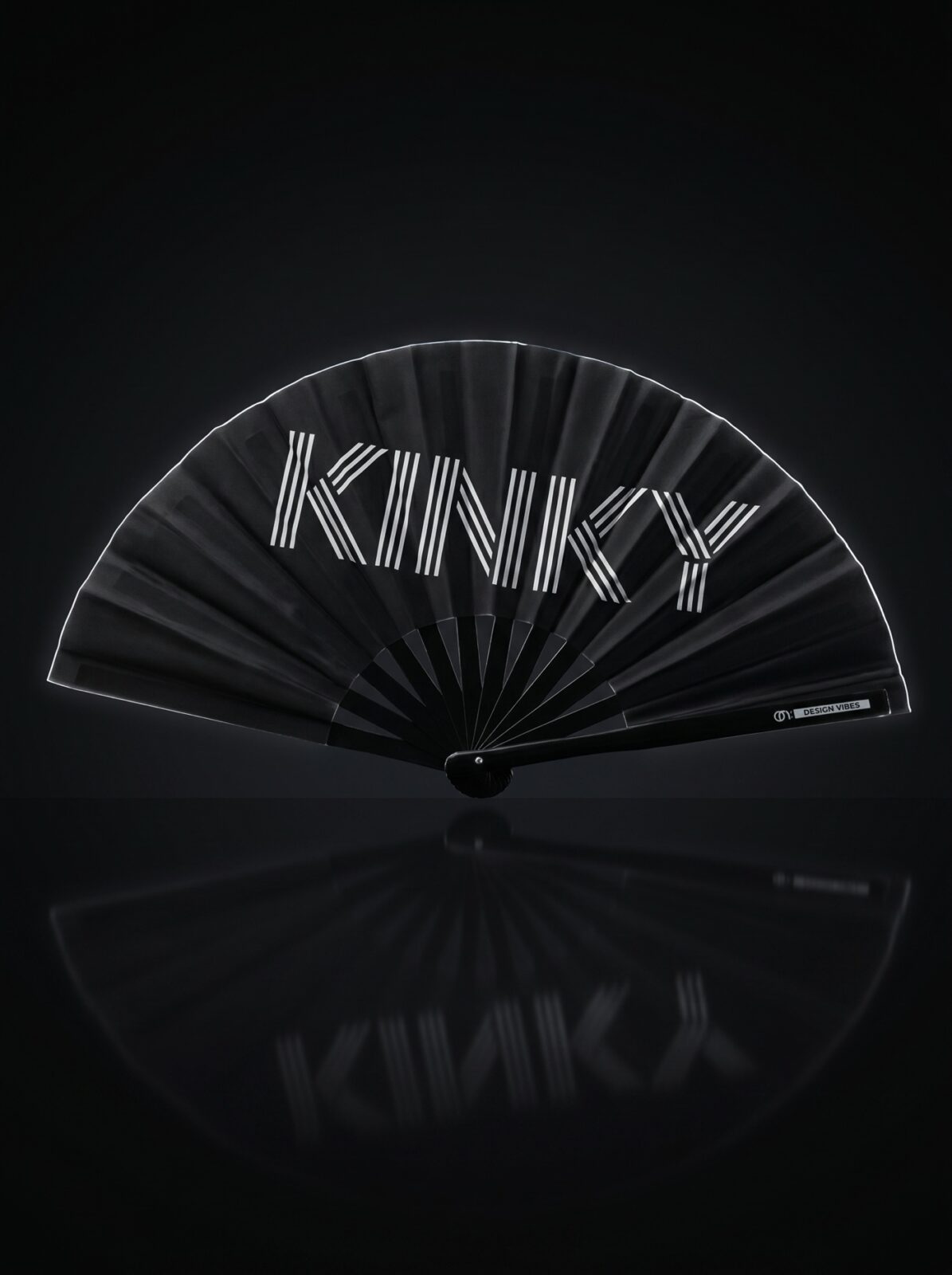 Festival Fan „KINKY“ v černé barvě – statement Rave & Pride