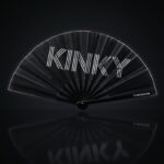 Festival Fan „KINKY“ v černé barvě – statement Rave & Pride – Zobrazení 1