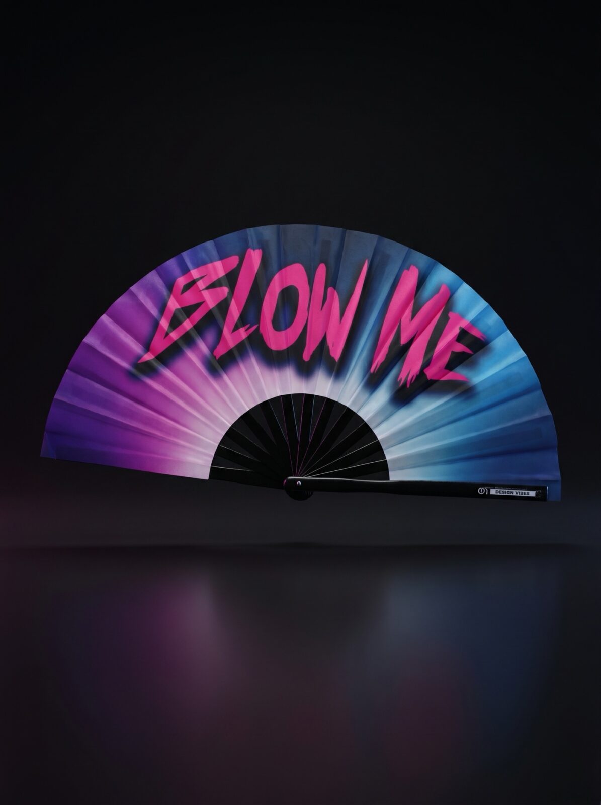 Festival Fan „BLOW ME“ ve fialovo-modré barvě – Rave & CSD doplněk