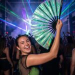 Festival Fan holografický vějíř zelené barvy – duhový Rave doplněk – Zobrazení 2