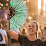 Festival Fan holografický vějíř zelené barvy – duhový Rave doplněk – Zobrazení 3