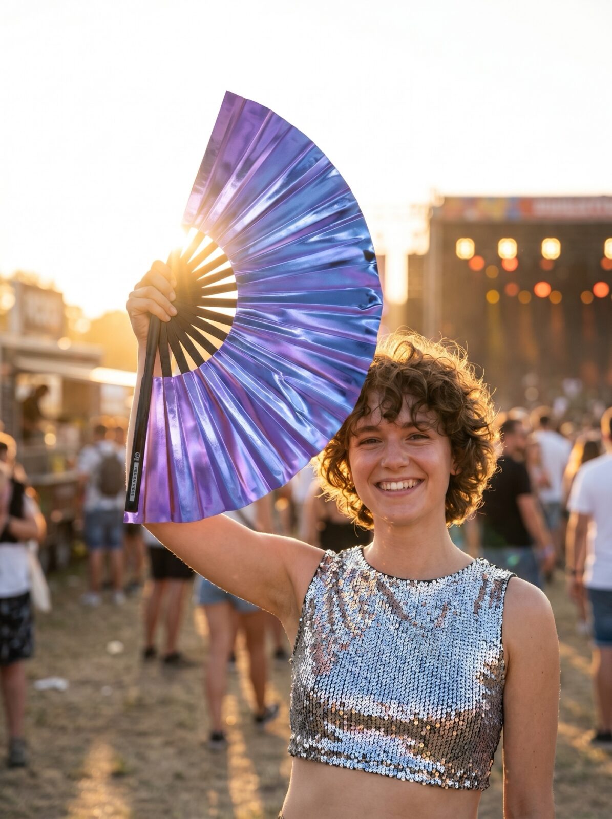 Festival Fan holografický modrofialový metalický doplněk – Rave doplněk – Zobrazení 3