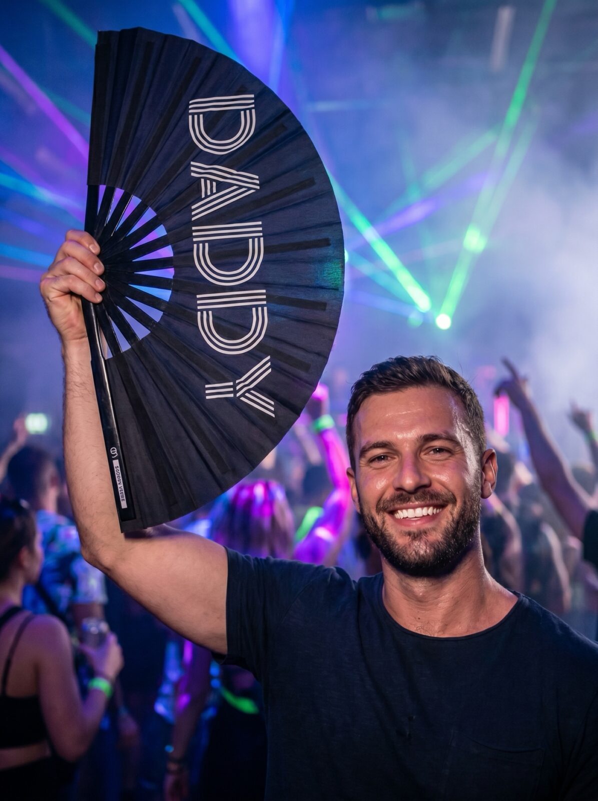 Festival Fan „DADDY“ v černé barvě – Rave & Pride doplněk – Zobrazení 2