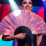 Festival Fan, holografická růžová, duhový doplněk k oslavě Pride, Zobrazení 5