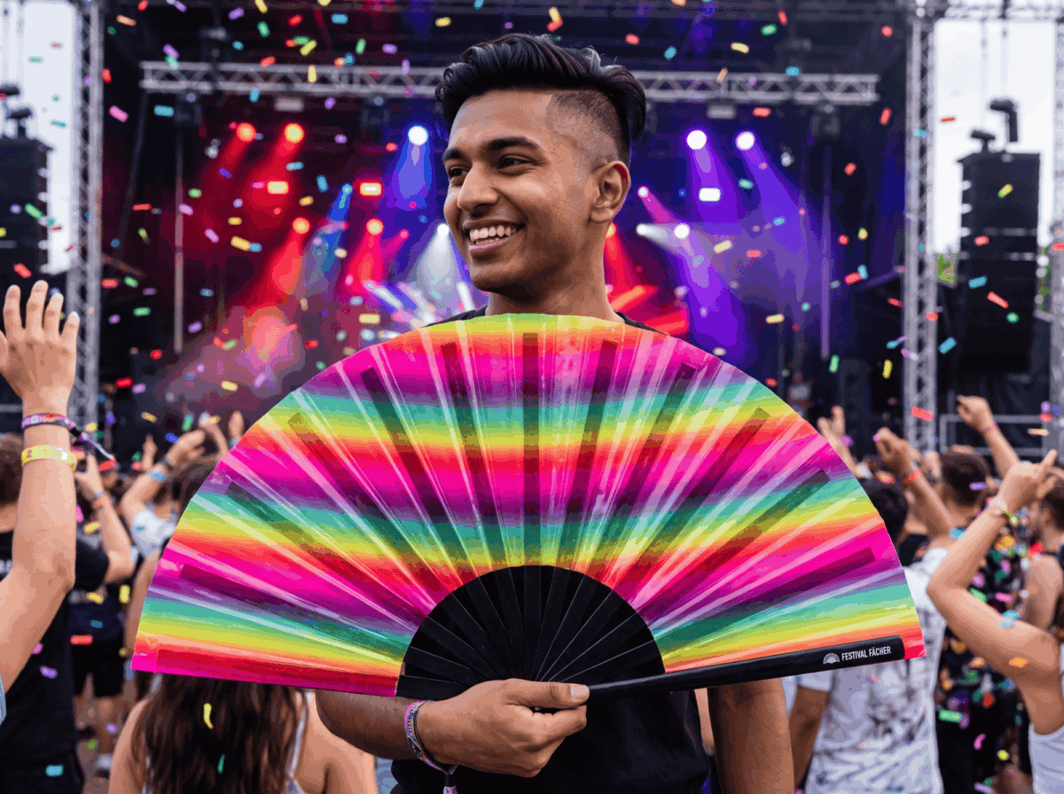 Festival Fan, průhledný s duhovými pruhy pro CSD a Pride, Zobrazení 4