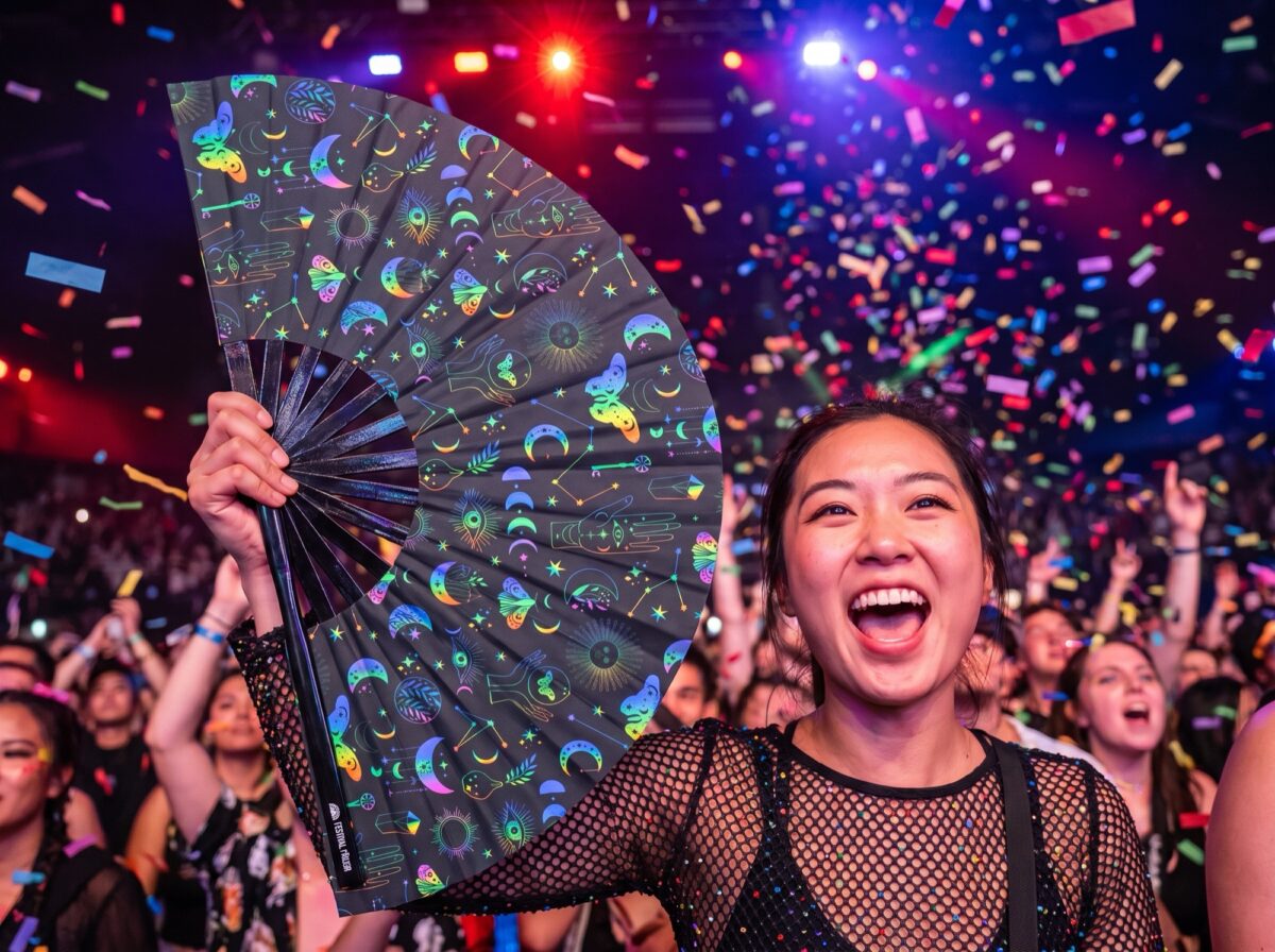 Festival Fan s motivy měsíce a motýlů, duha na černém pozadí, pro festivaly a styl boho, Zobrazení 4