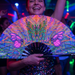 Festival Fan „Motýlí mandala, fialový“ pro psytrance a festivaly, Zobrazení 2